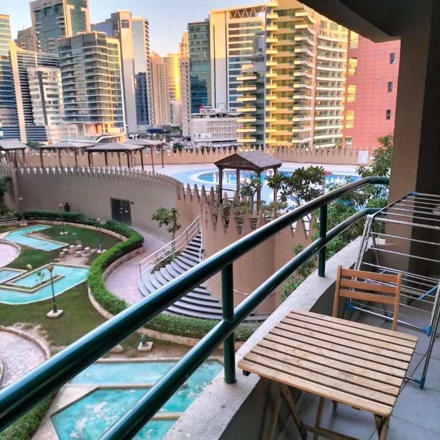 Nomad Partition Room In Barsha Heights 3 Mins To Icm Metro Dubai Exterior foto